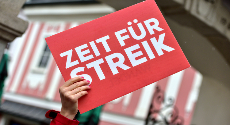 Streik Schild iStock Spitzt-Foto.jpg