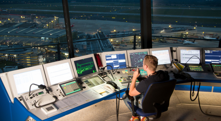 Flugsicherung Tower Flughafen Düsseldorf