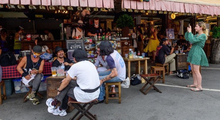 Thailand Bangkok Alkohol Bar Foto iStock Brostock