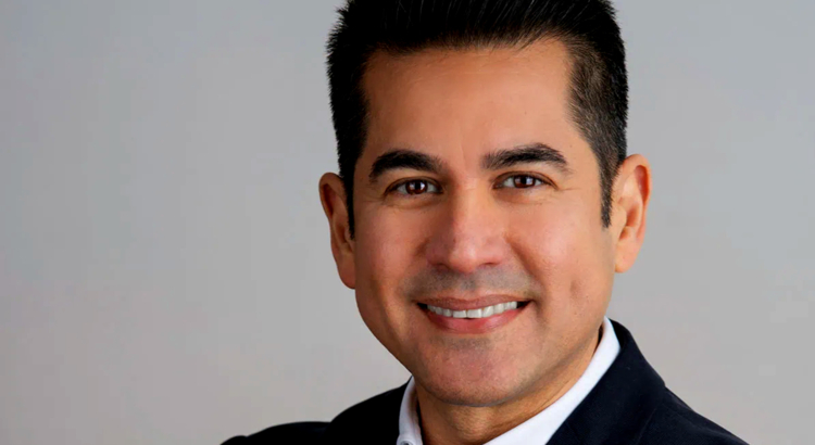 Oman Air Alexander Mindiola Sales Manager