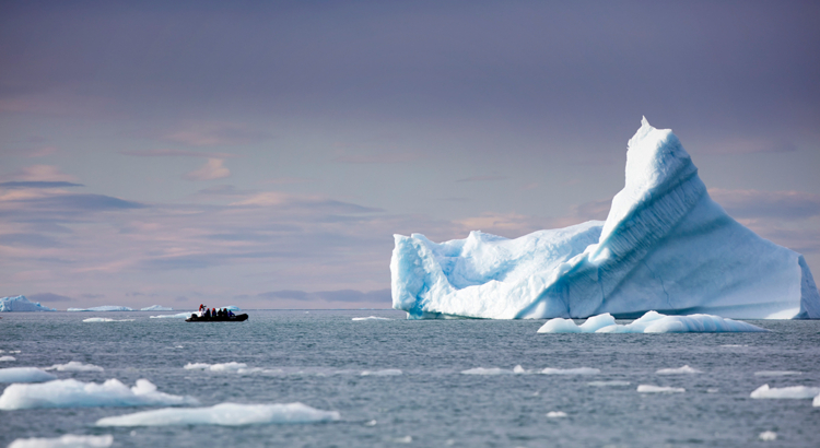 Kanada Nunavut Eisberg Zodiak Foto DC Jason van Bruggen.jpg