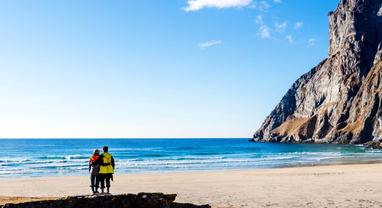 Norwegen Lofoten Strand Foto Hamish Smith Visit Norway.jpg