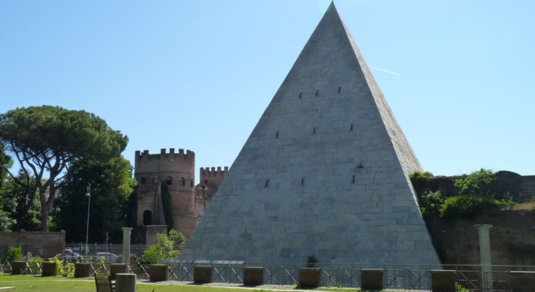 Italien Rom Cestius Pyramide Foto iStock The Untravelled World