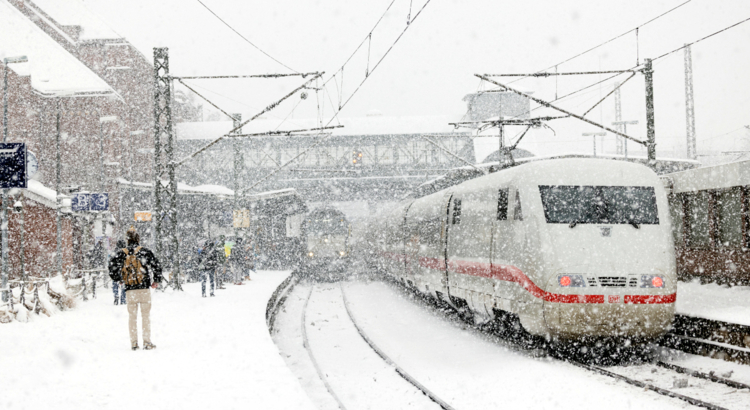 Bahn Schnee ICE Hamburg Foto Deutsche Bahn.jpg