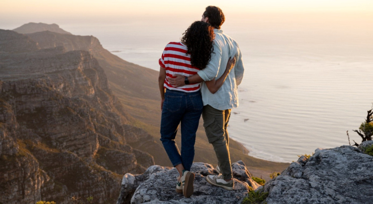 Südafrika_Editorial_Paar auf Klippe.jpg