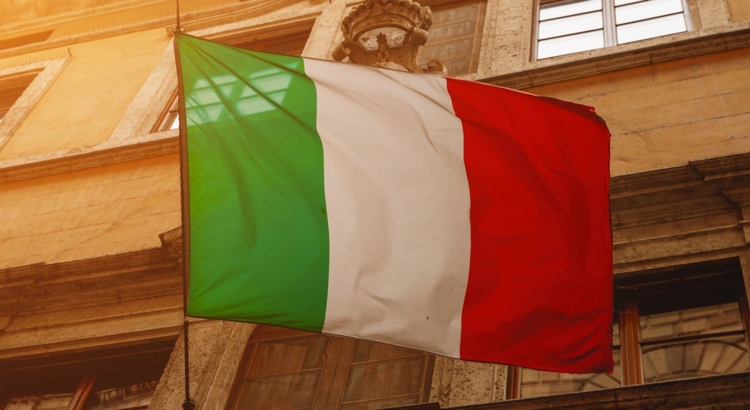 Italien Symbol Fahne Flagge Foto iStock 9 Parusnikov