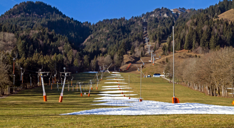 Deutschland Bayern Brauneck Schneemangel iStock Tinieder.jpg
