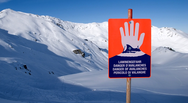 Alpen Ski Lawine Warnschild iStock SebastianHamm.jpg