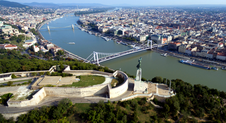 Ungarn Budapest Zitadelle iStock Biggunsband.jpg