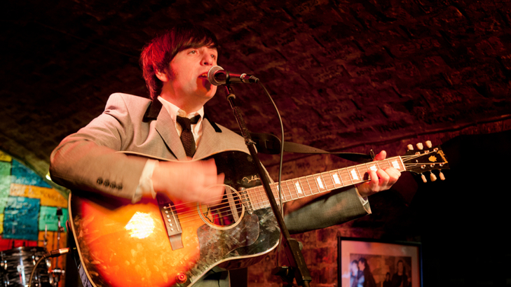 Großbritannien Liverpool John Lennon Wachsfigur Foto VisitBritain Rod Edwards.jpg