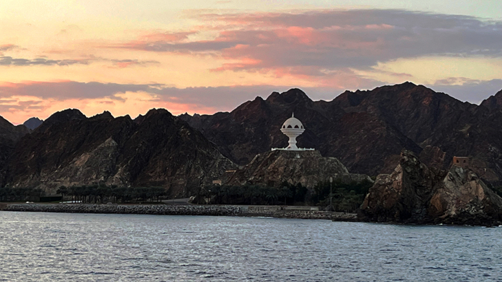 Oman Maskat Hafeneinfahrt Foto Thomas Hartung.jpg