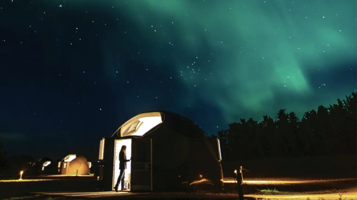 Kanada Metis Crossing Sky Domes.jpg