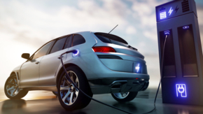 E-Auto Elektroauto E-Mobilität Ladesäule iStock UniqueMotionGraphics.jpg